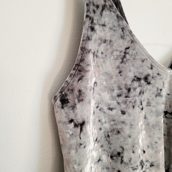 AE | Silver Crushed Velvet Tank Top - XS - Picture 4 of 11